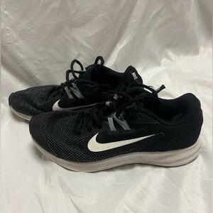 Nike Youth Size 3.5 Black Downshifter